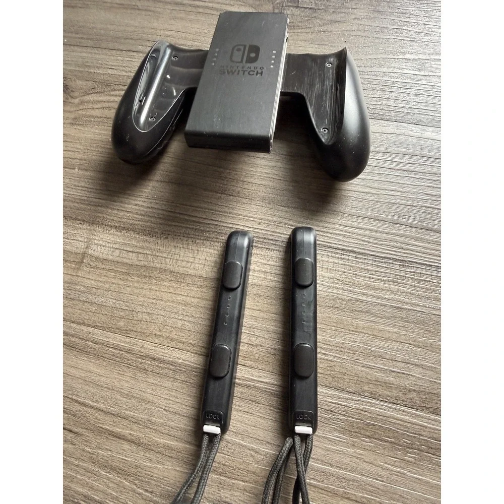 Official Nintendo Switch Joy-Con Comfort Grip & Wrist Straps Bundle Lot